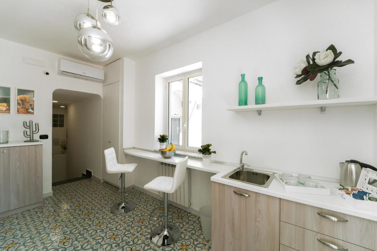 Suite & Luxury Rooms Palazzo Diomede Carafa Napoli Ngoại thất bức ảnh